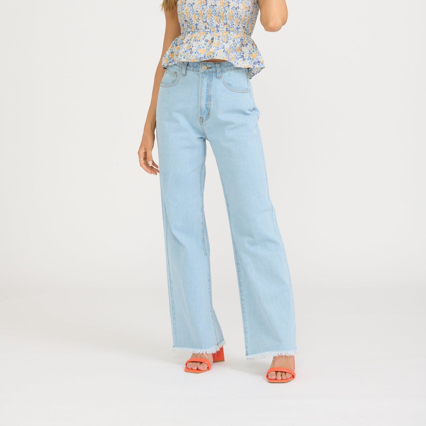 Fuori i vecchi jeans