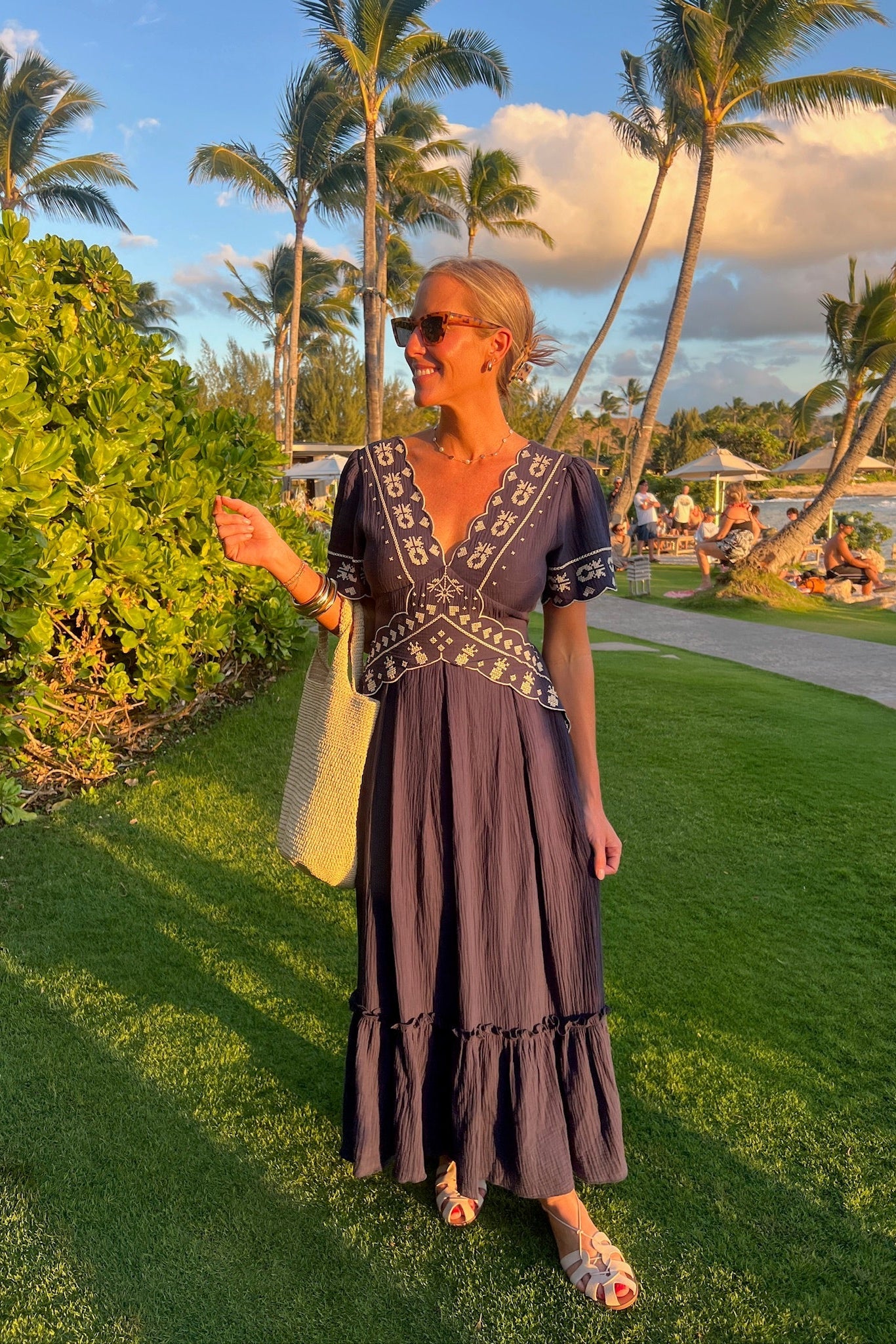 Abito da mattina blu brillante