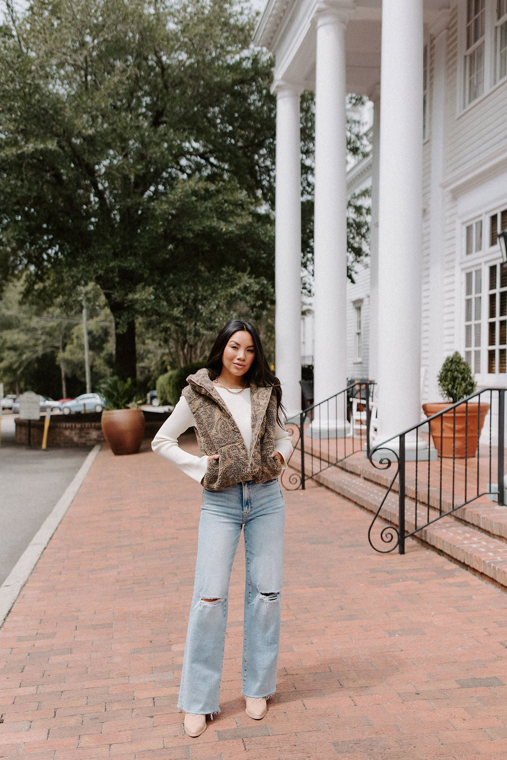 Gilet con foglie autunnali