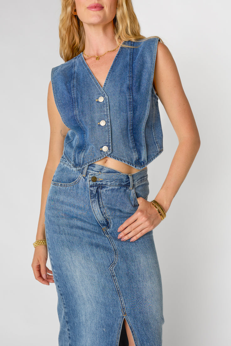 Gilet in denim nebbioso