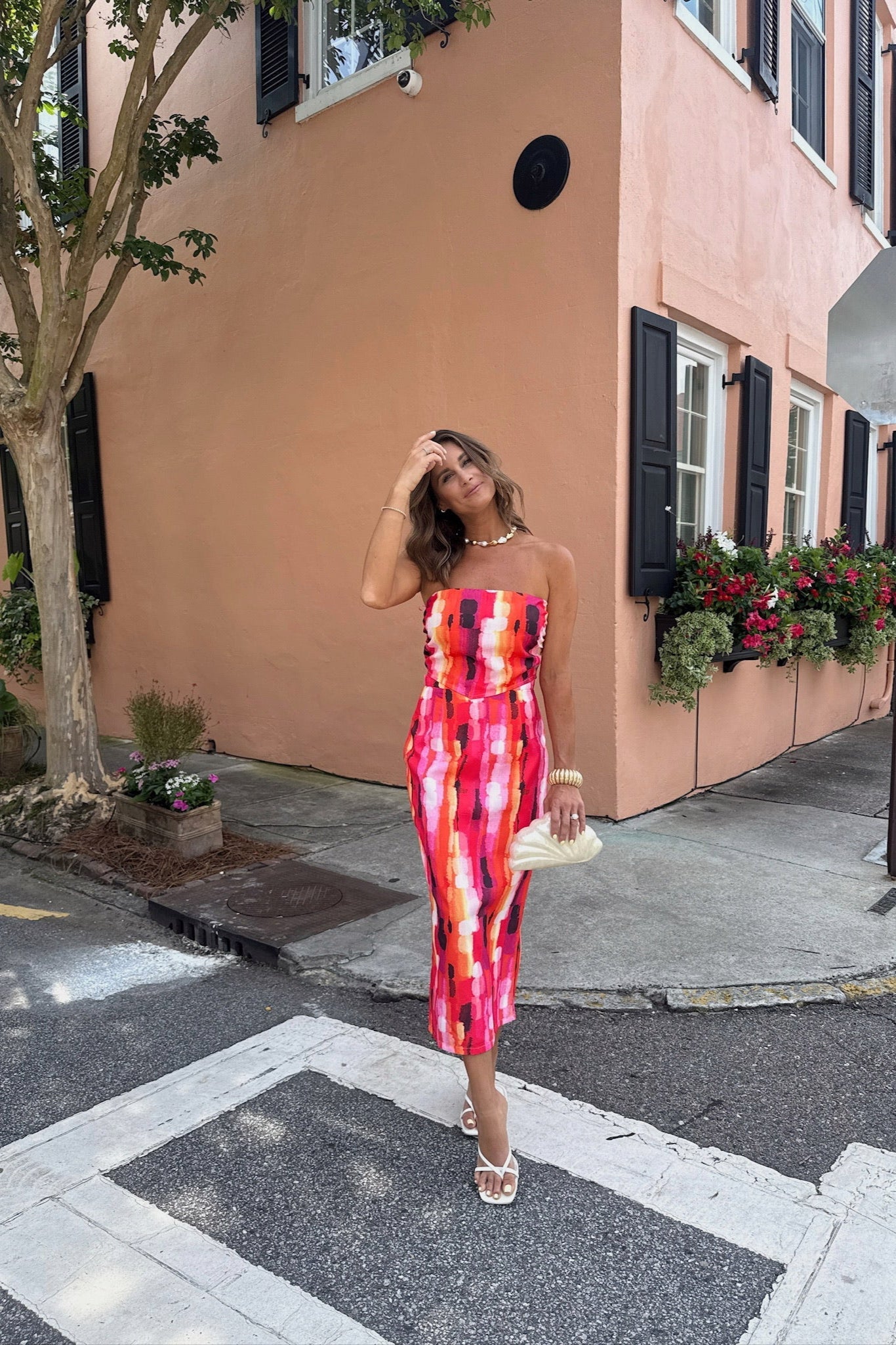 Giocando con la gonna di fuoco