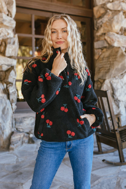 Maglione con ciliegie dolci