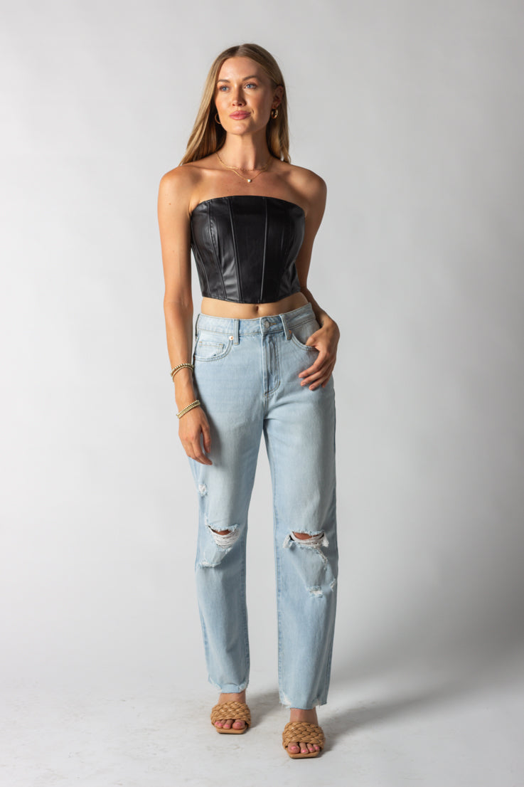 Pronto a cadere in cima