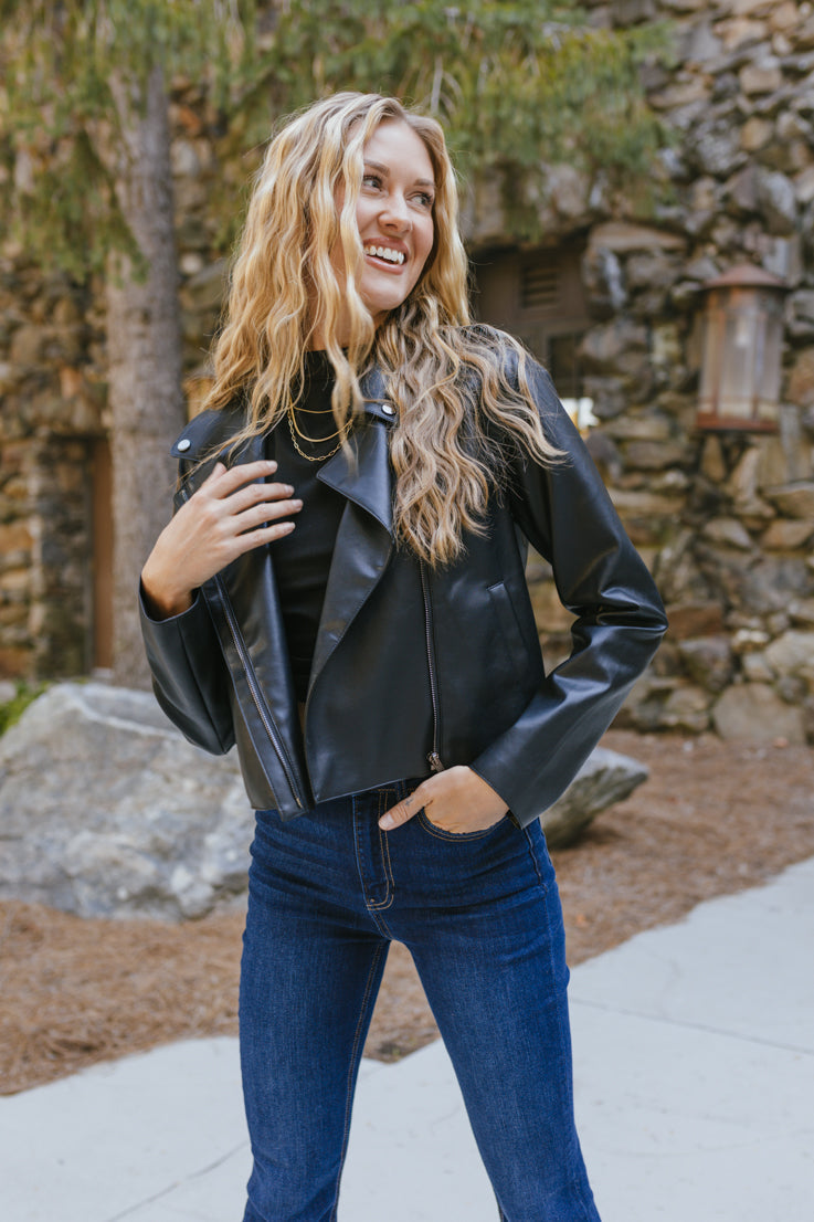 Una giacca da motociclista un po' audace