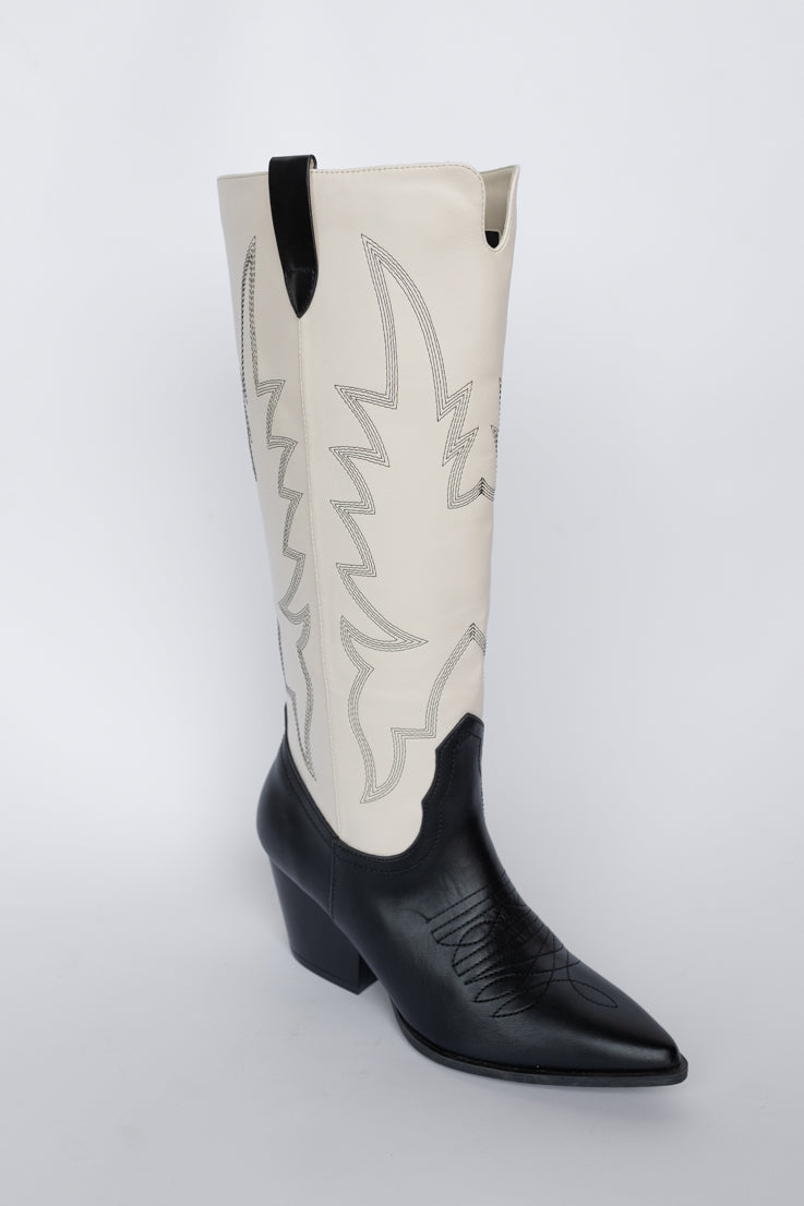 Stivali da ragazza di piccola città