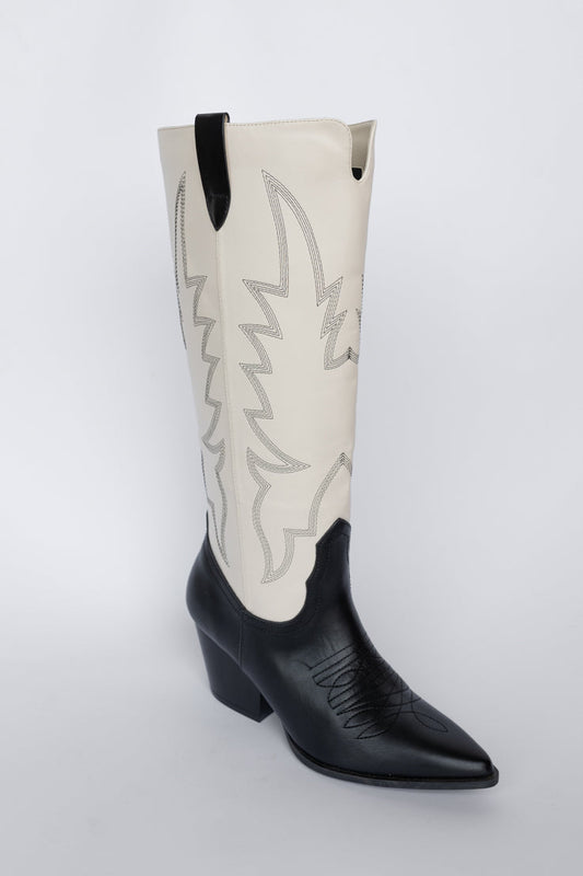 Stivali da ragazza di piccola città