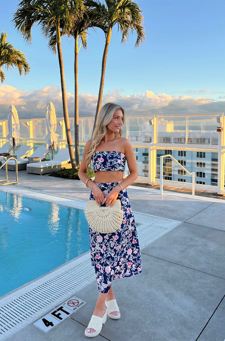 Top con cravatta Dana