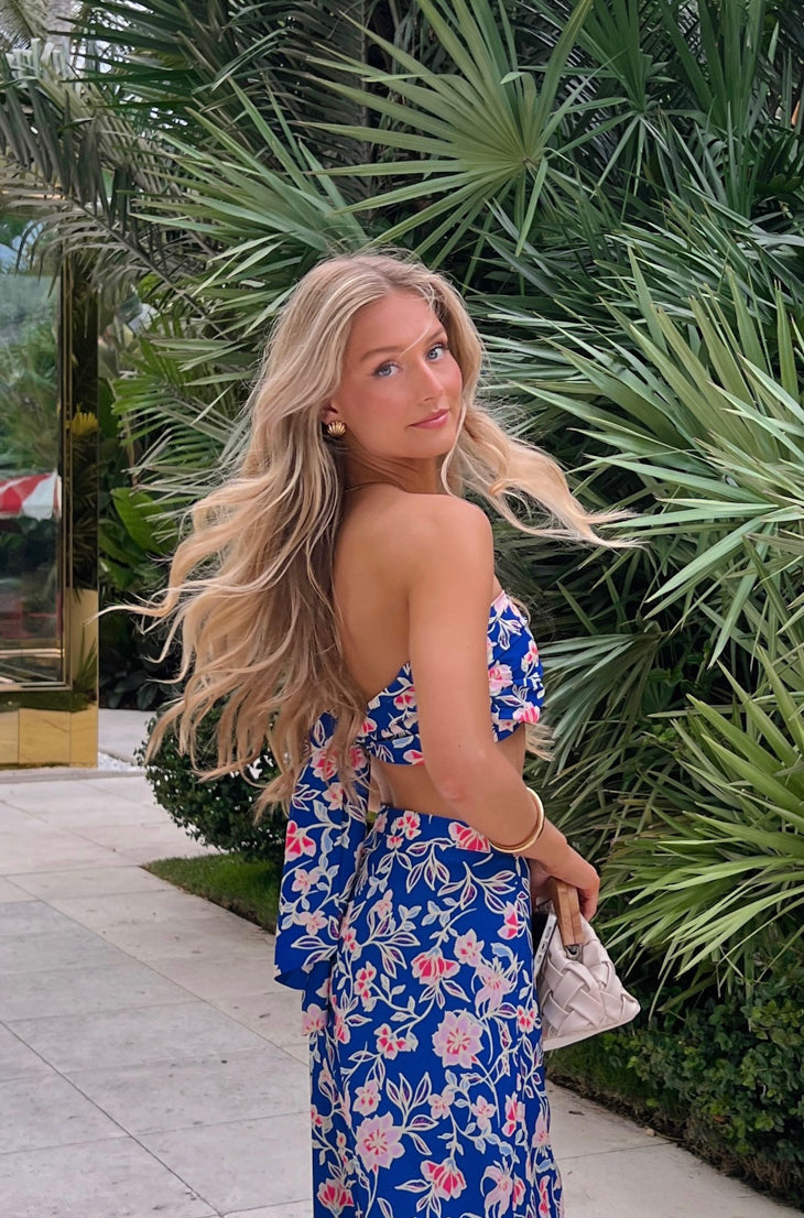 Top con cravatta Dana