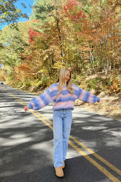 Attraverso il maglione spesso e sottile