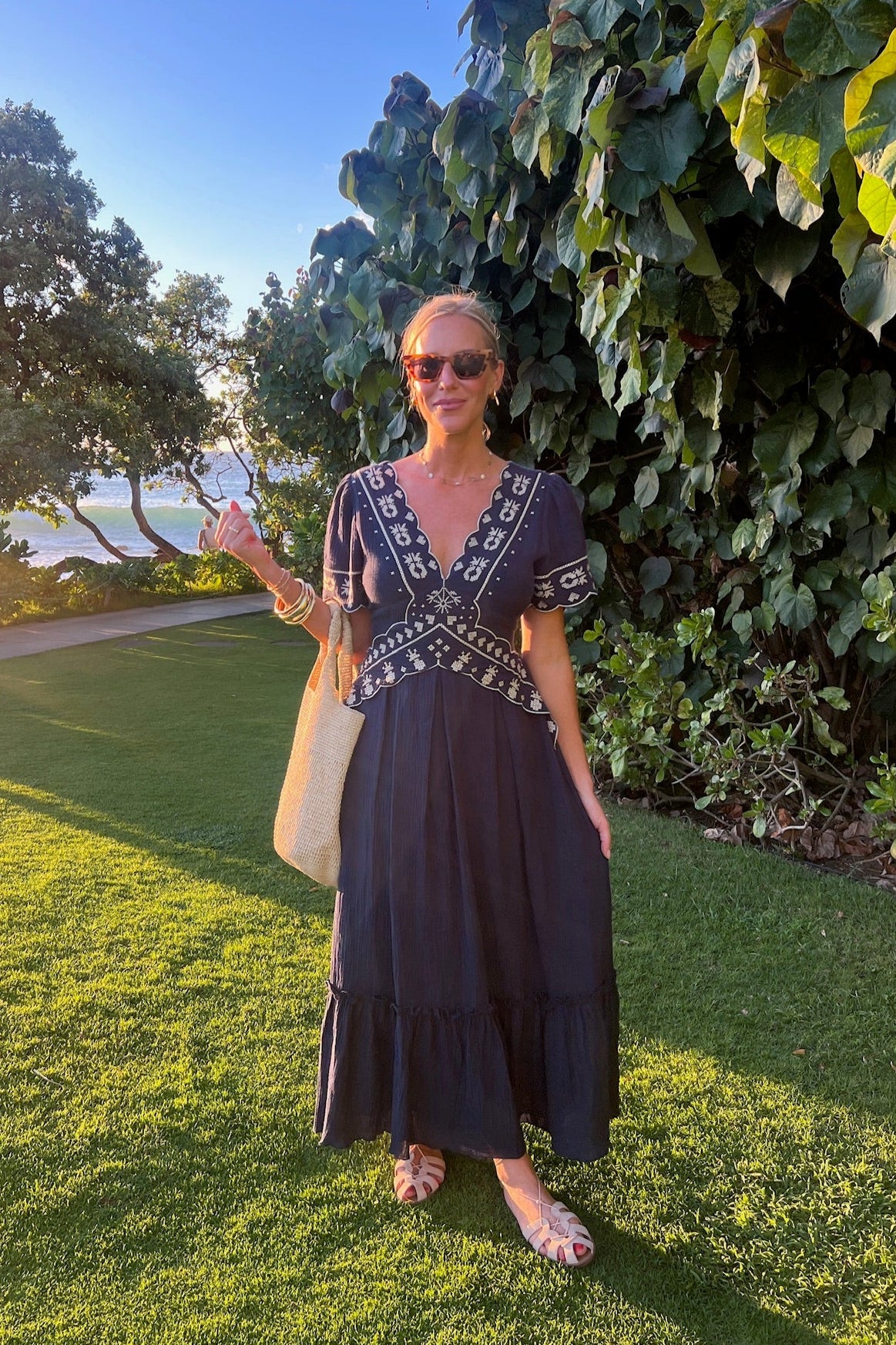 Abito da mattina blu brillante