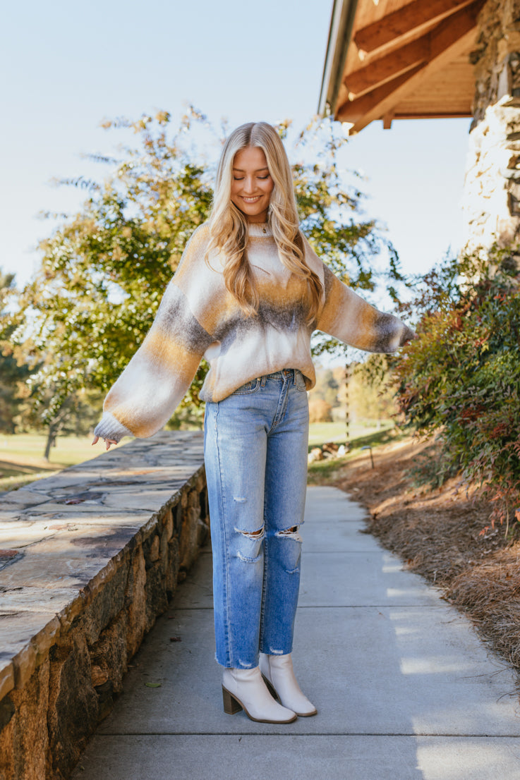 Attraverso il maglione spesso e sottile