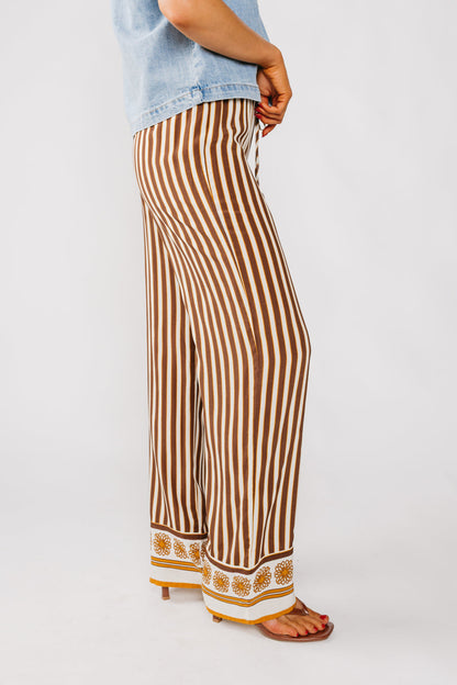 Pantaloni da appuntamento al bar