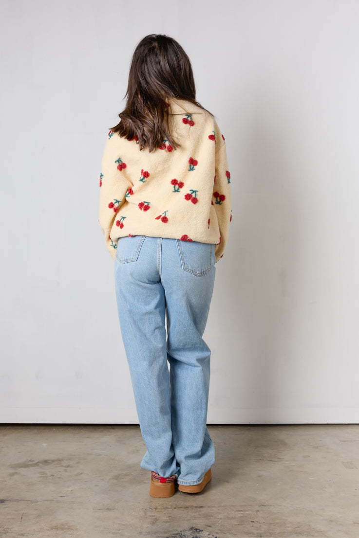 Maglione con ciliegie dolci