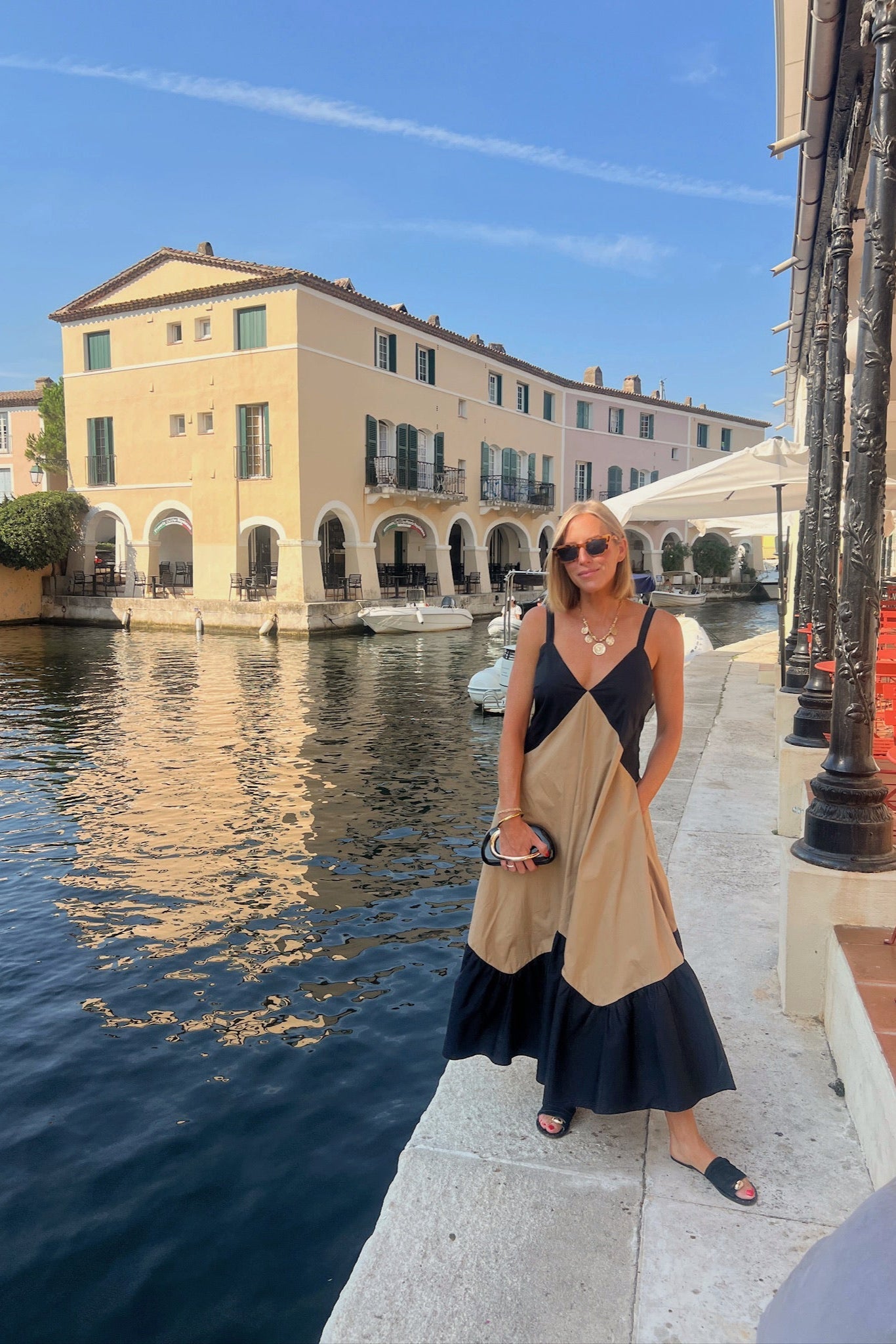 Abito dalle linee pulite