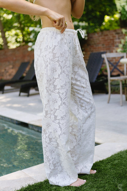 Pantaloni estivi all'estero