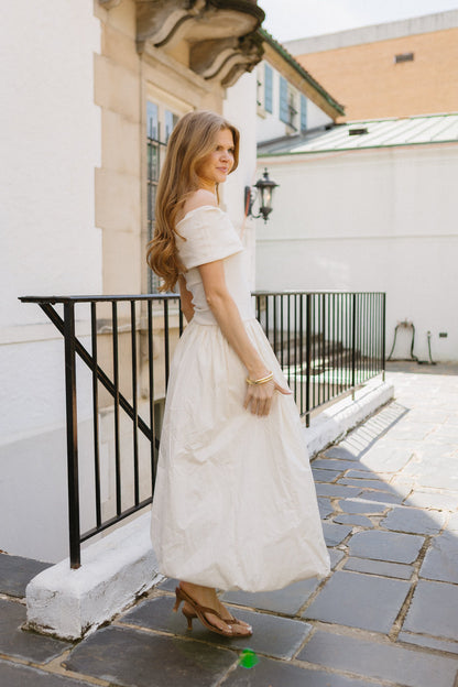 Abito con la testa tra le nuvole