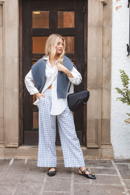 Pantaloni fuori dalla finestra