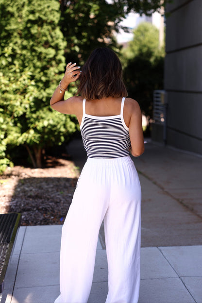 Canotta della ragazza della porta accanto