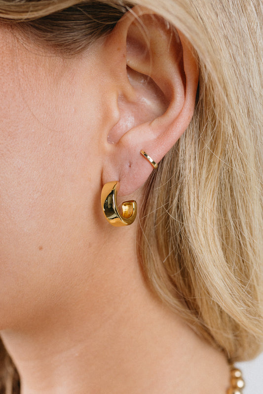 Orecchini Huggie in oro semplice