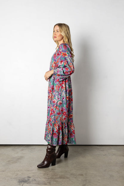 Abito lungo con fiori autunnali