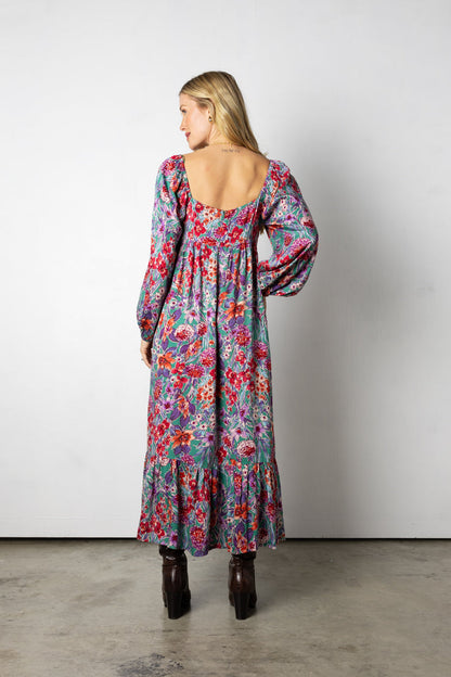 Abito lungo con fiori autunnali