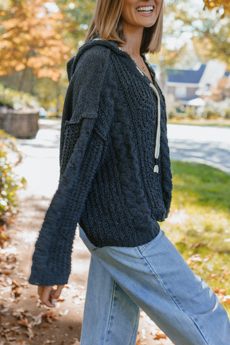 Maglione scuro e tempestoso