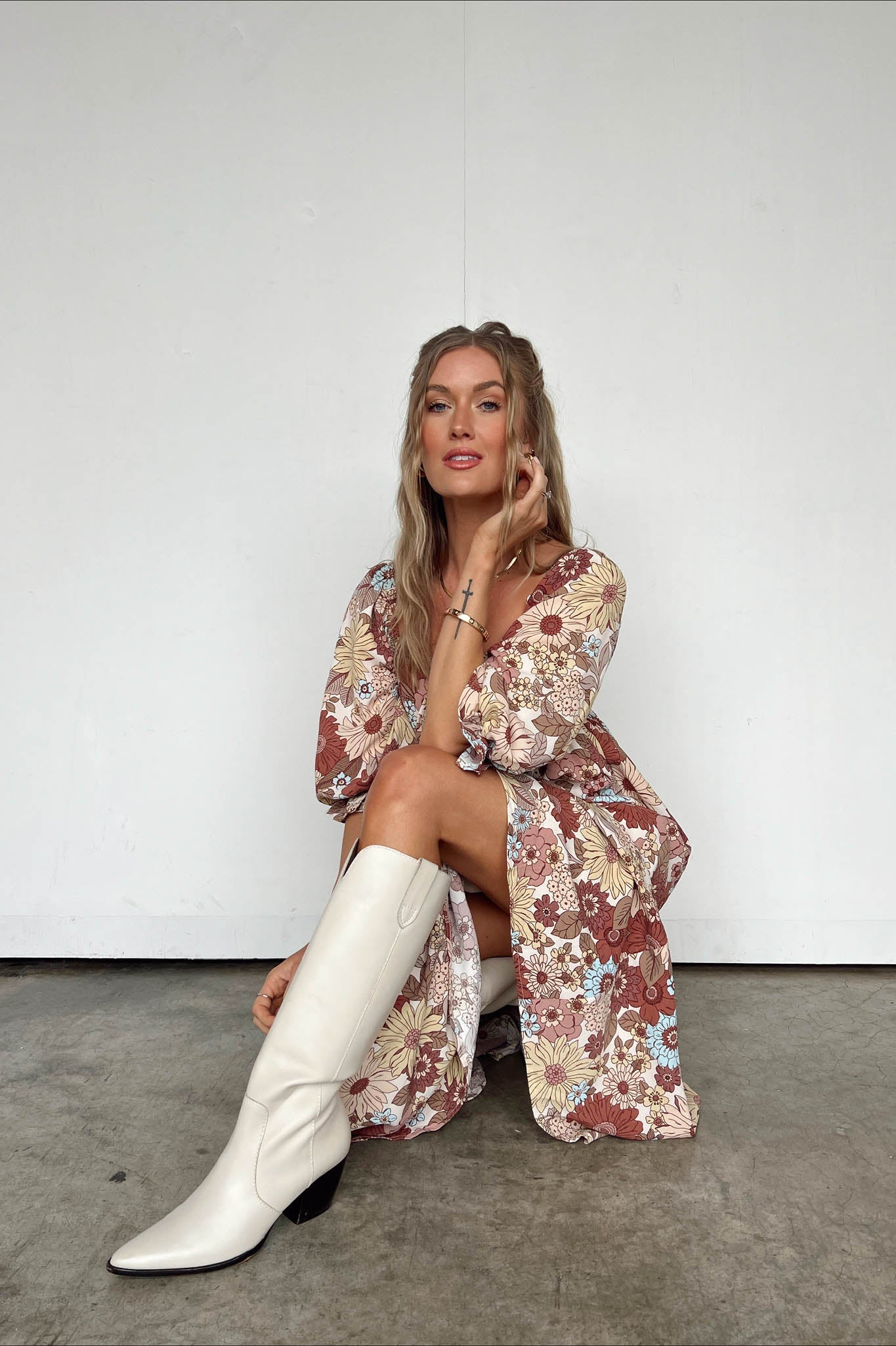 Abito lungo con margherite retrò