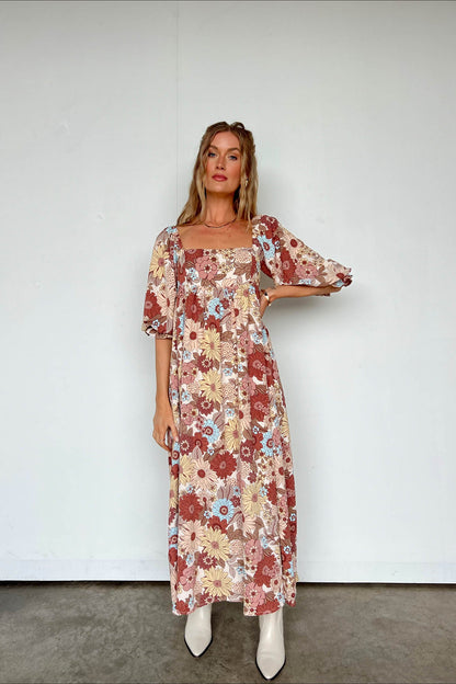 Abito lungo con margherite retrò