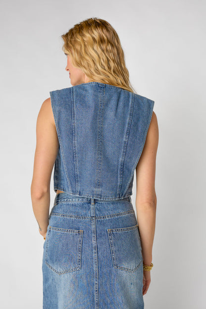 Gilet in denim nebbioso