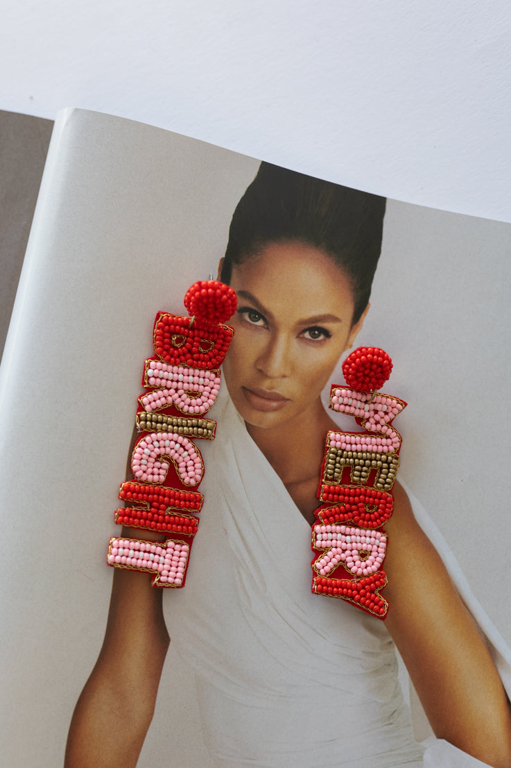 Orecchini allegri e luminosi