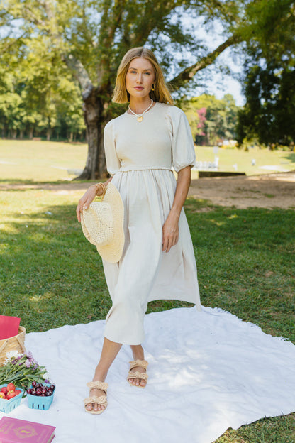 Abito midi pieno di sorprese