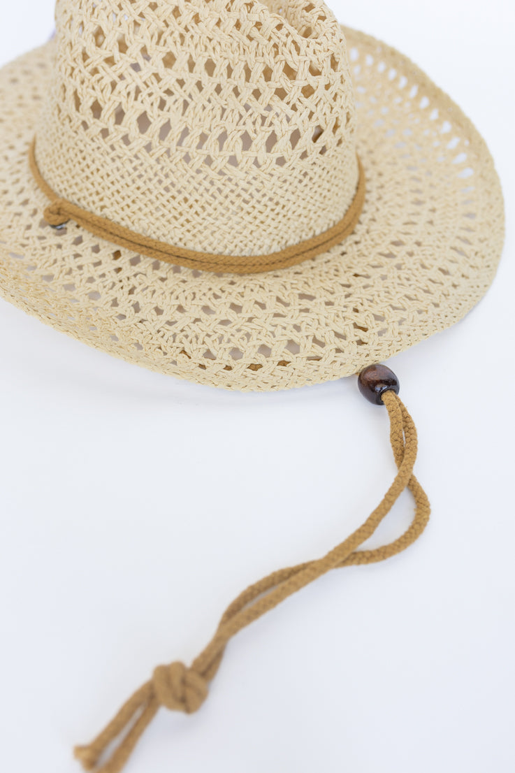 Cappello di paglia dei mesi estivi