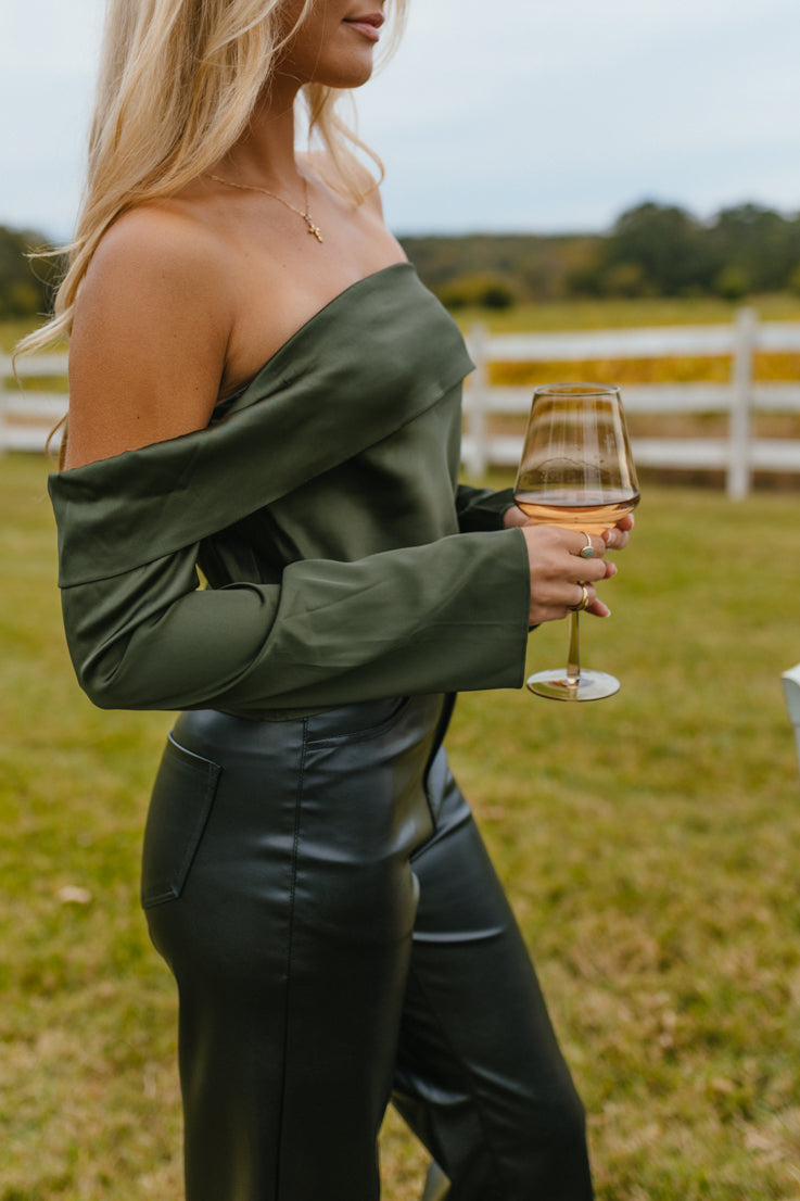 Foresta e cima del pino