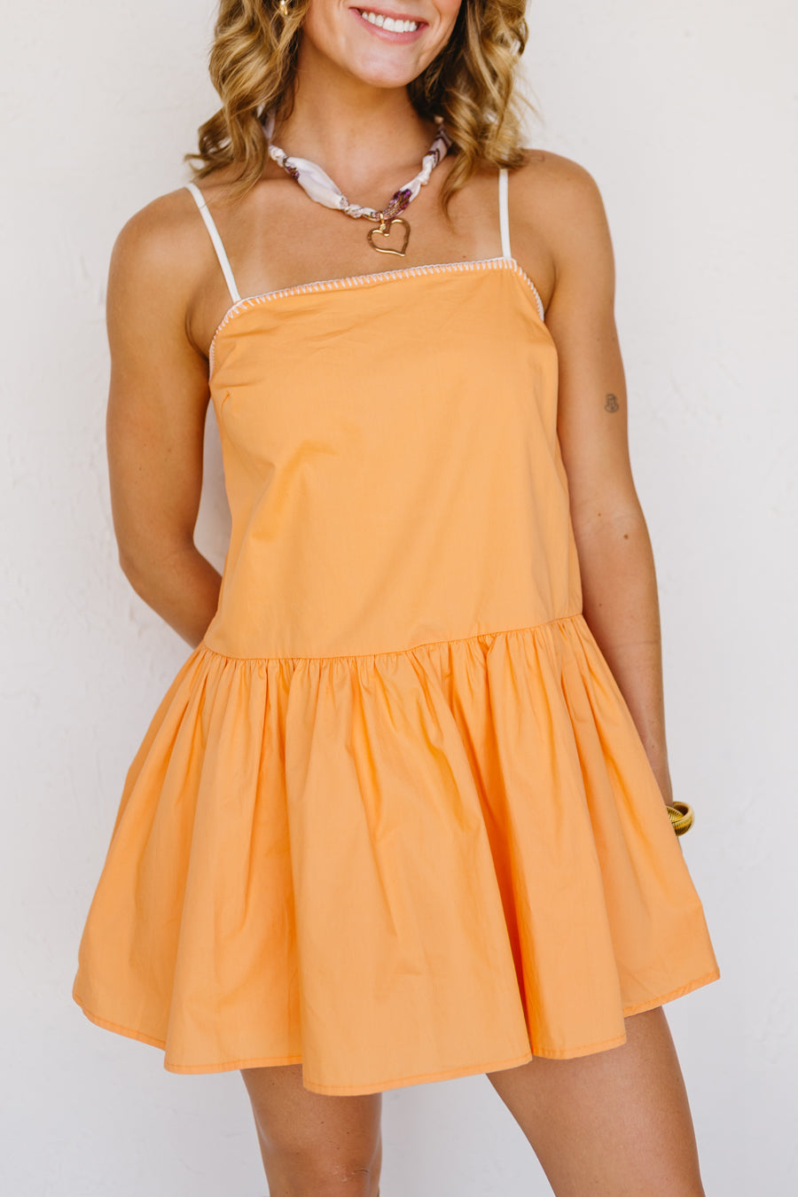 Vestito pronto per il calcio d'inizio