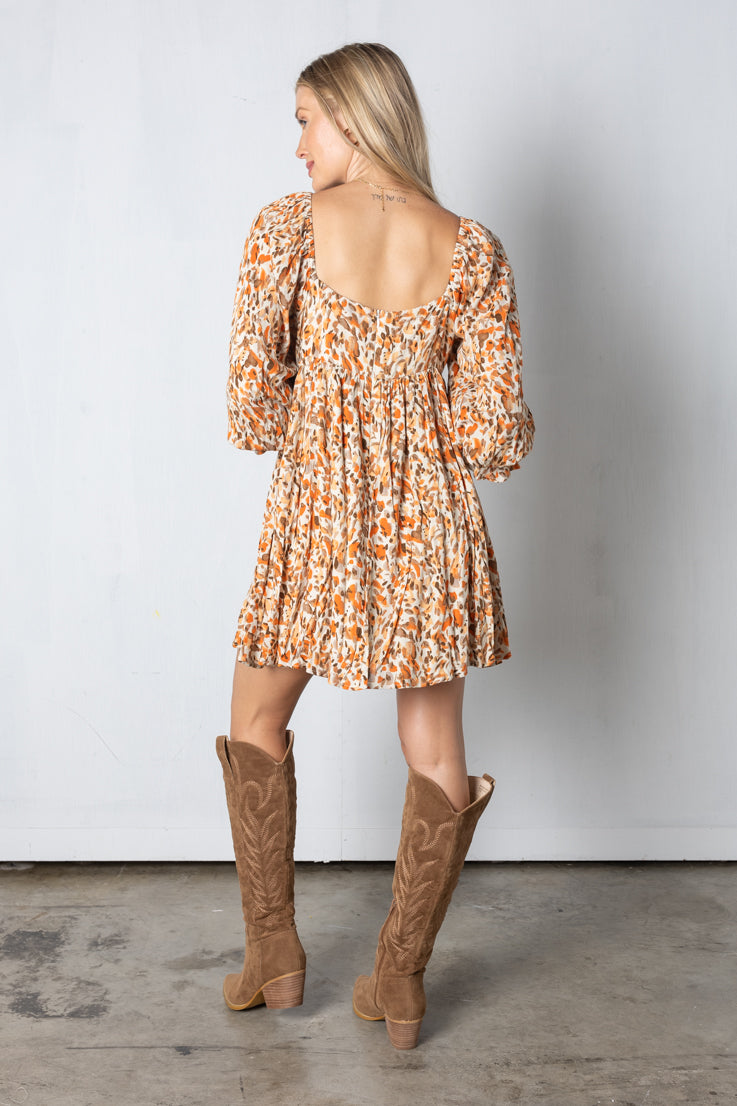 Abito con foglie autunnali