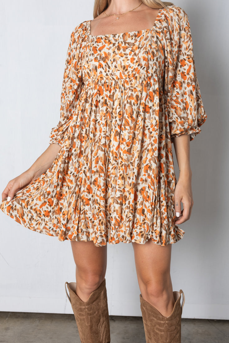 Abito con foglie autunnali