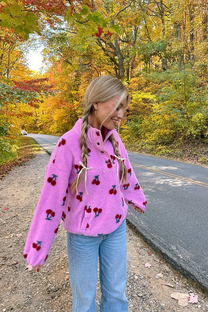 Maglione con ciliegie dolci