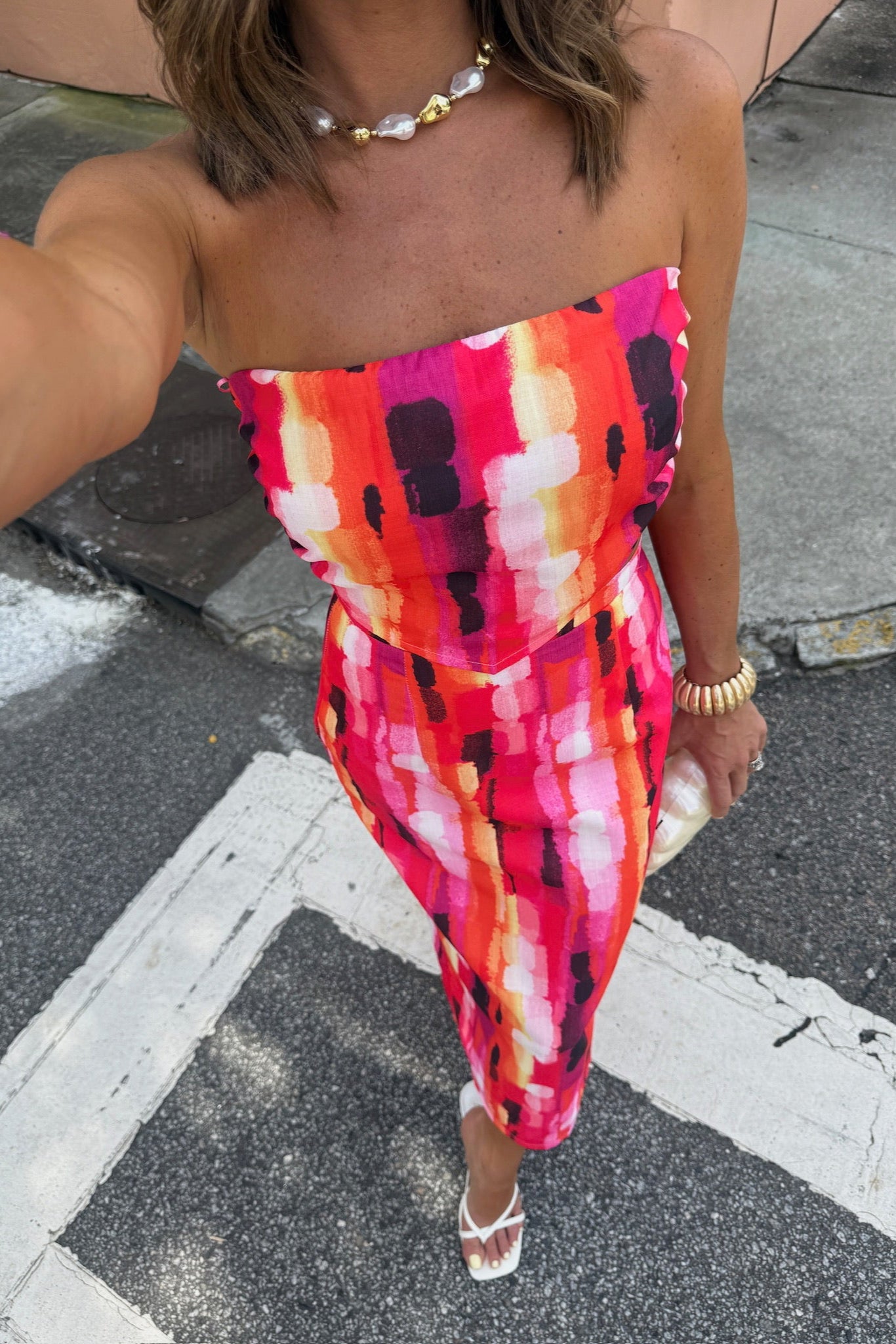 Giocando con la gonna di fuoco