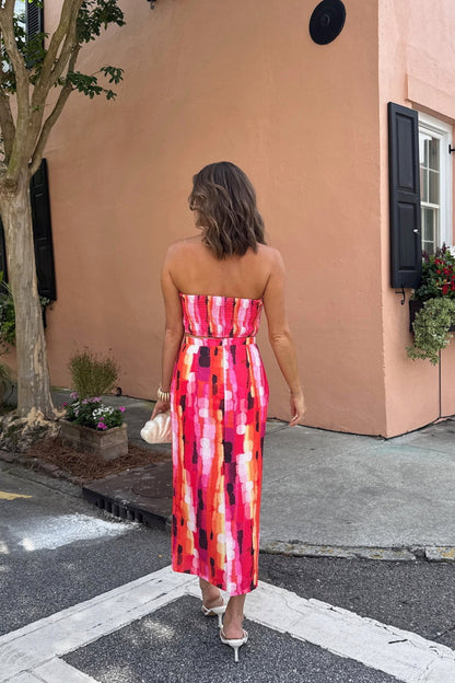 Giocando con la gonna di fuoco