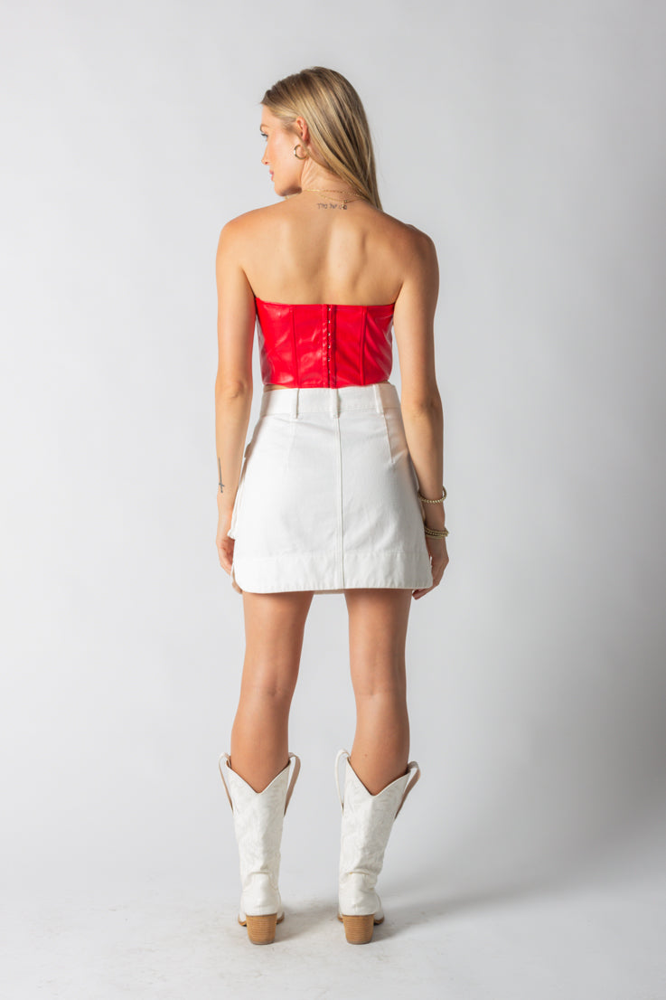 Pronto a cadere in cima