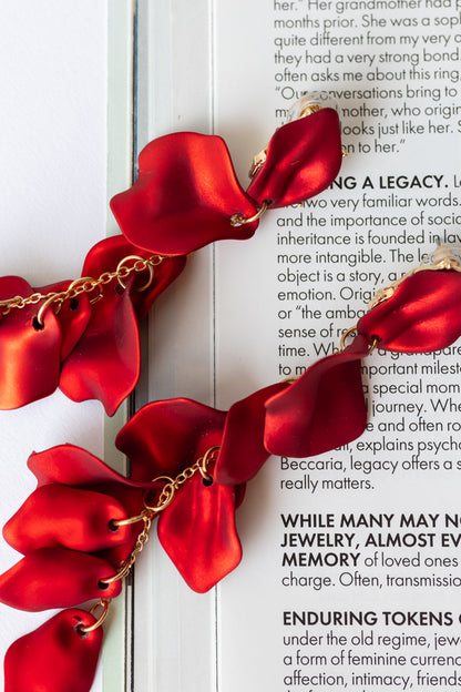 Orecchini con petali di rosa