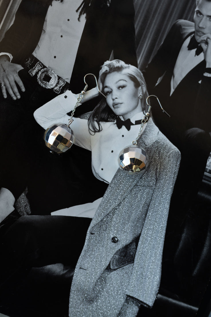 Orecchini pendenti a forma di palla da discoteca