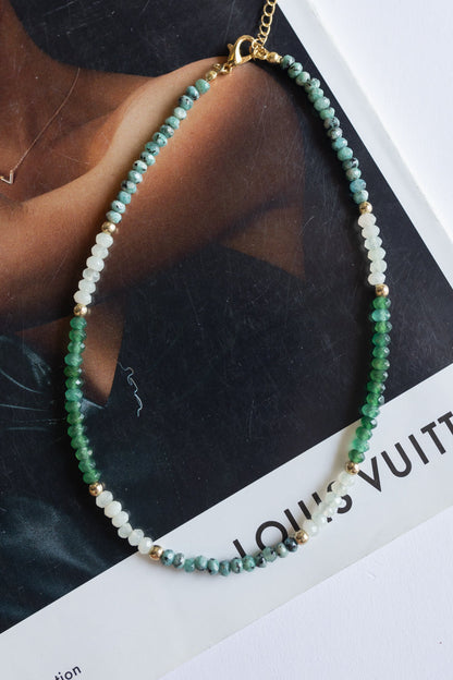 Collana con ciondolo a forma di pietre da lancio