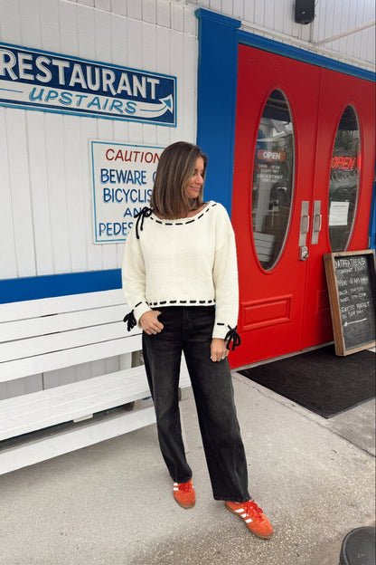 Maglione World On A String