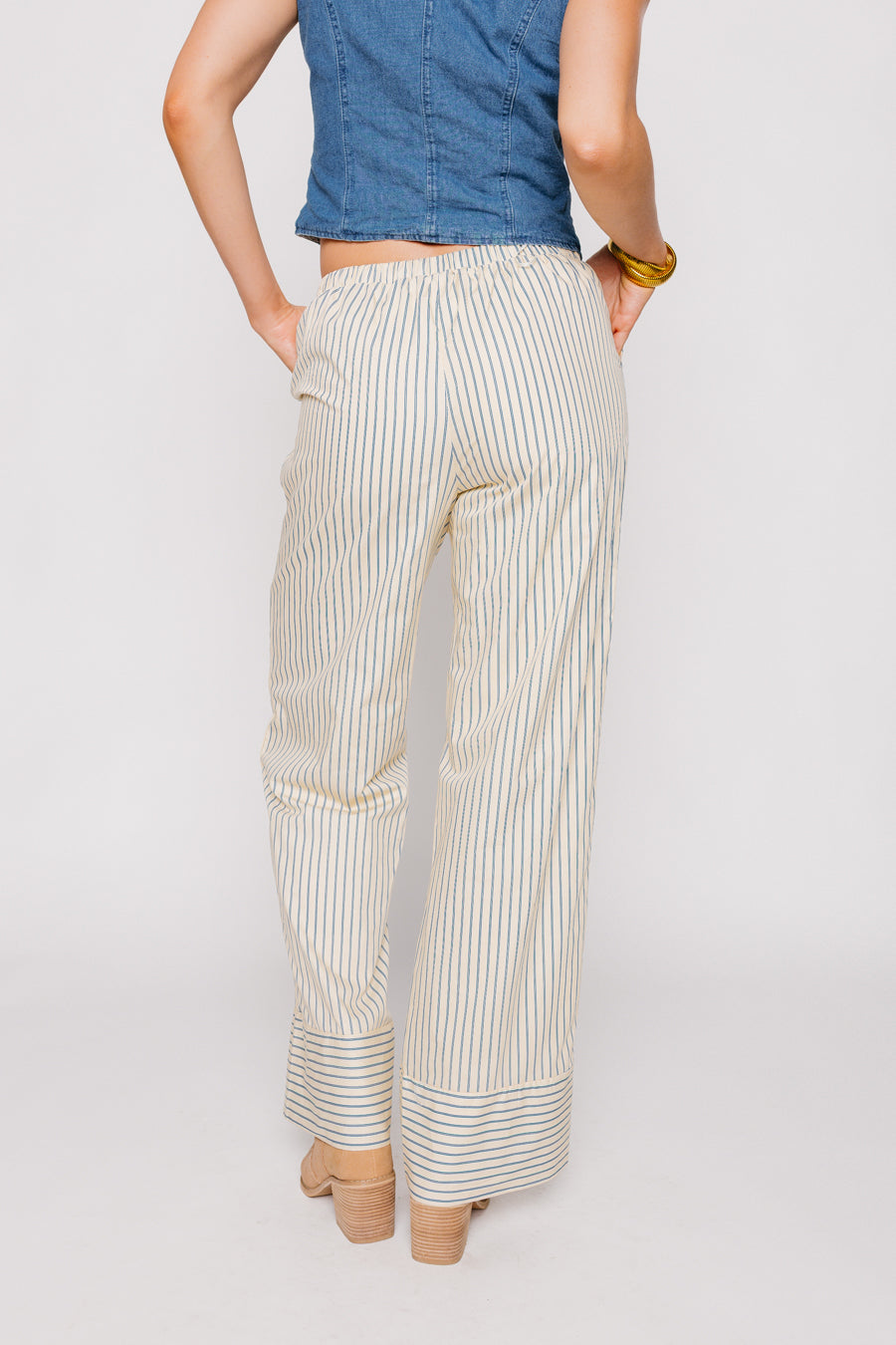 Pantaloni "Non disturbare"